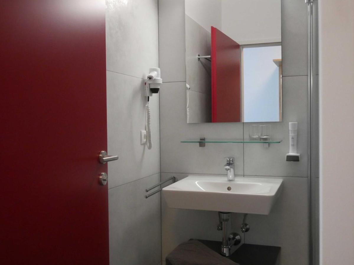 Hotel Linde-Sinohaus Лустенау Экстерьер фото