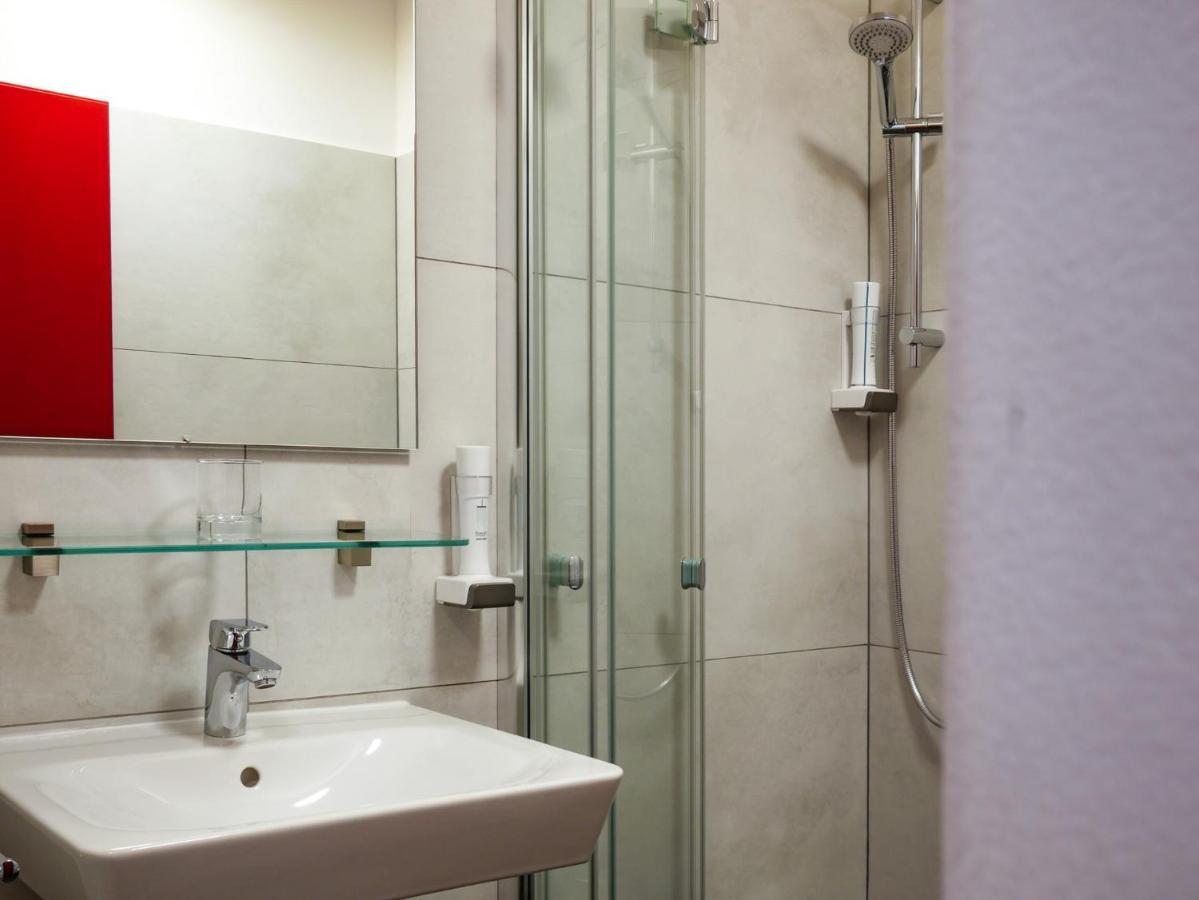 Hotel Linde-Sinohaus Лустенау Экстерьер фото